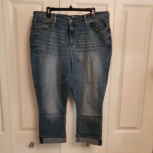 Signature by Levi Strauss Mid-Rise Stretch Capri Jeans - Blue